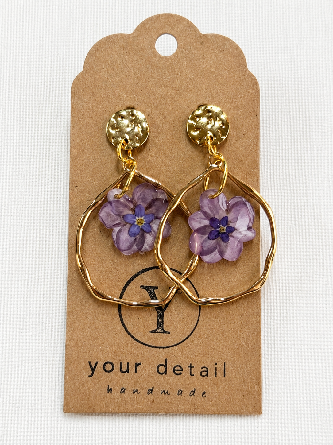 Purple Bloom Oorbellen – Handgemaakte Bloem Oorbellen Goudkleurig