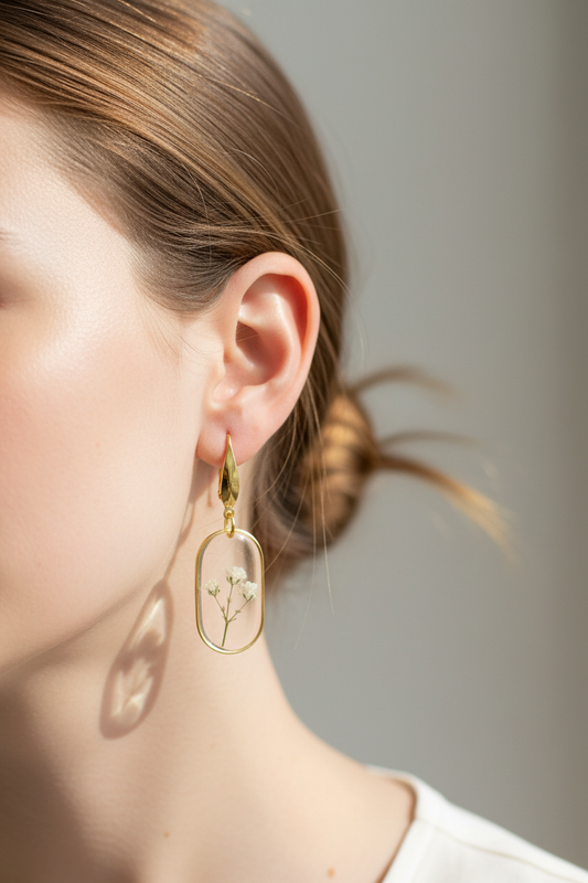 Oorbellen met Echte Gedroogde Bloemen – Goudkleurig & Handgemaakt